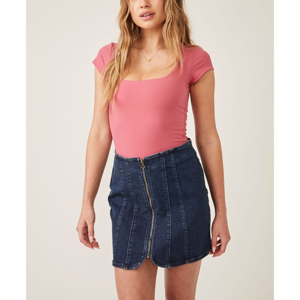 🎉LAST CHANCE🎉 FREE PEOPLE Square Eyes Bodysuit / Venetian Red - Picture 5 of 7